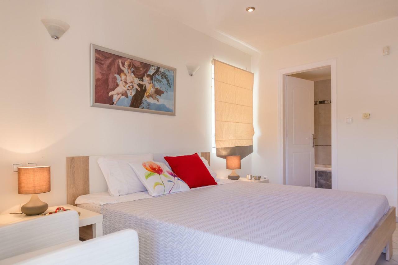 Villa Santa Barbara Marathón 외부 사진